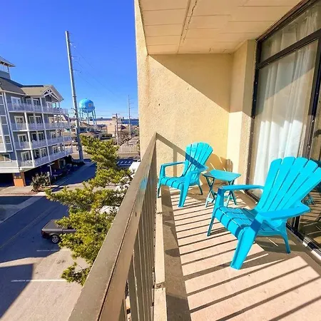 Ocean Views * Private Balcony * Elevator Villa